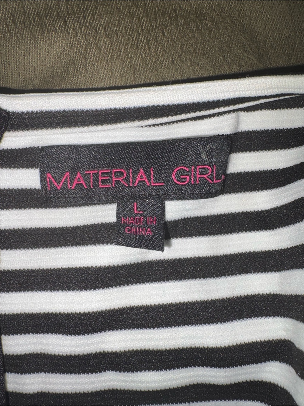 Black and White Striped Cold-Shoulder Bodycon Dress - Picture 7 of 7
